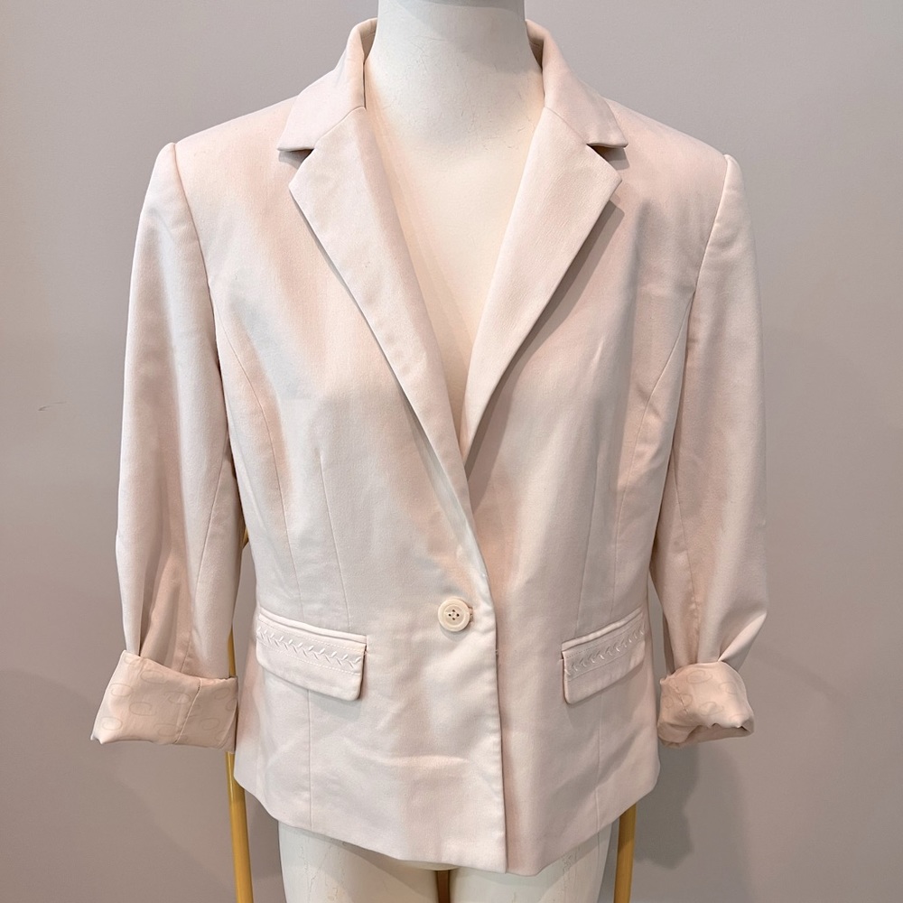 Beautiful Vintage/Retro Oscar De La Renta Cream Blazer. Size 8P.